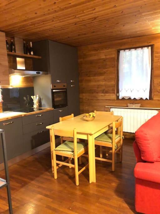 Appartamento Ampio Giardino Adiacente Piste Sci 4/6 Posti Letto La Thuile Luaran gambar